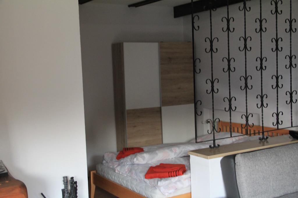 Ferienwohnung ลันด์สแบร์กอัมเลคช์ ห้อง รูปภาพ